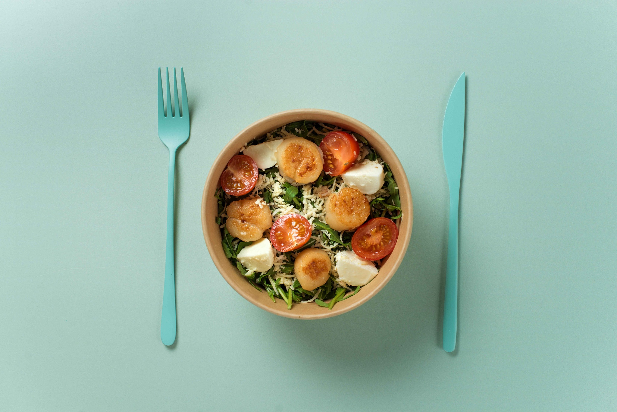 Салат с гребешком