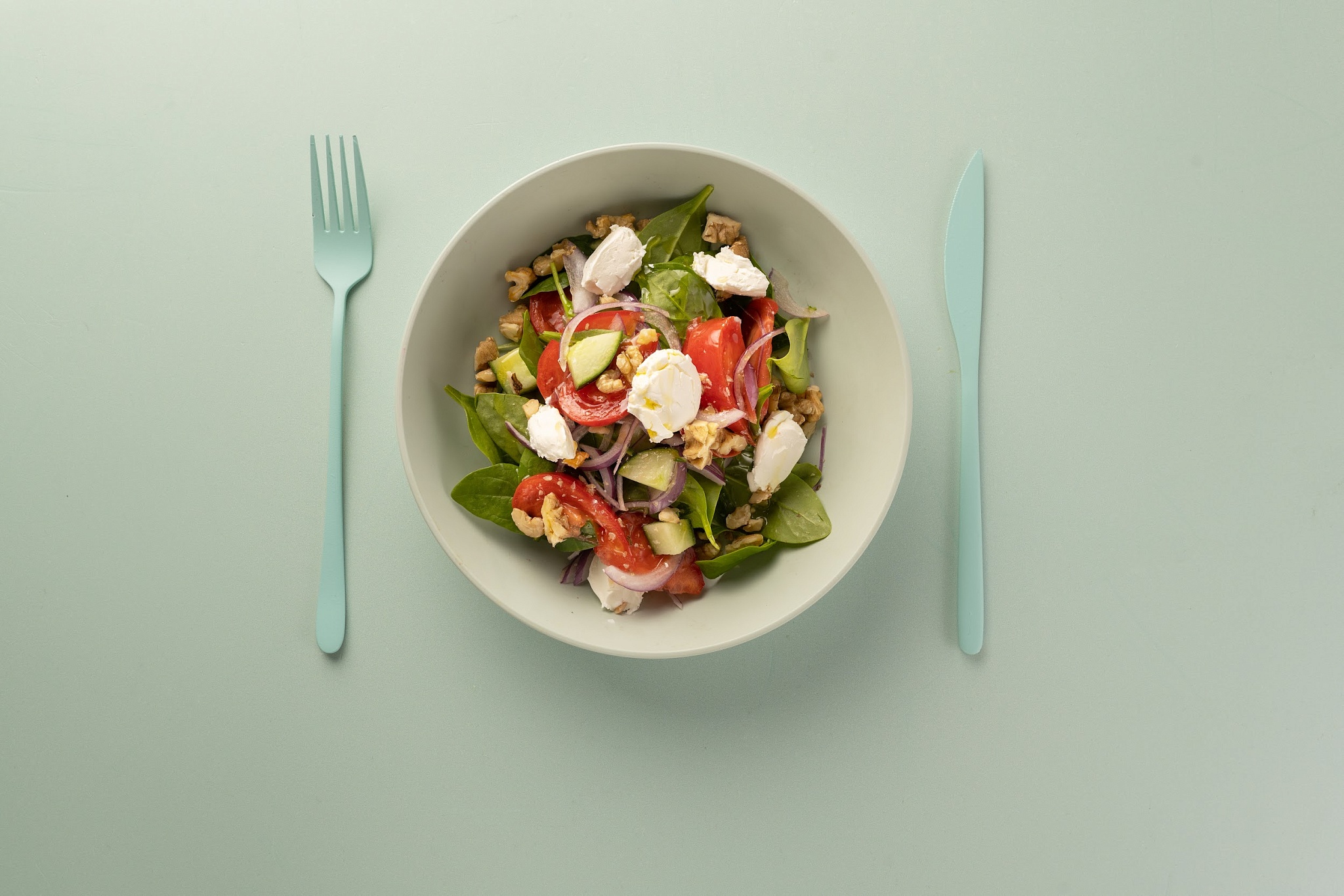 Овощной салат с творожным сыром